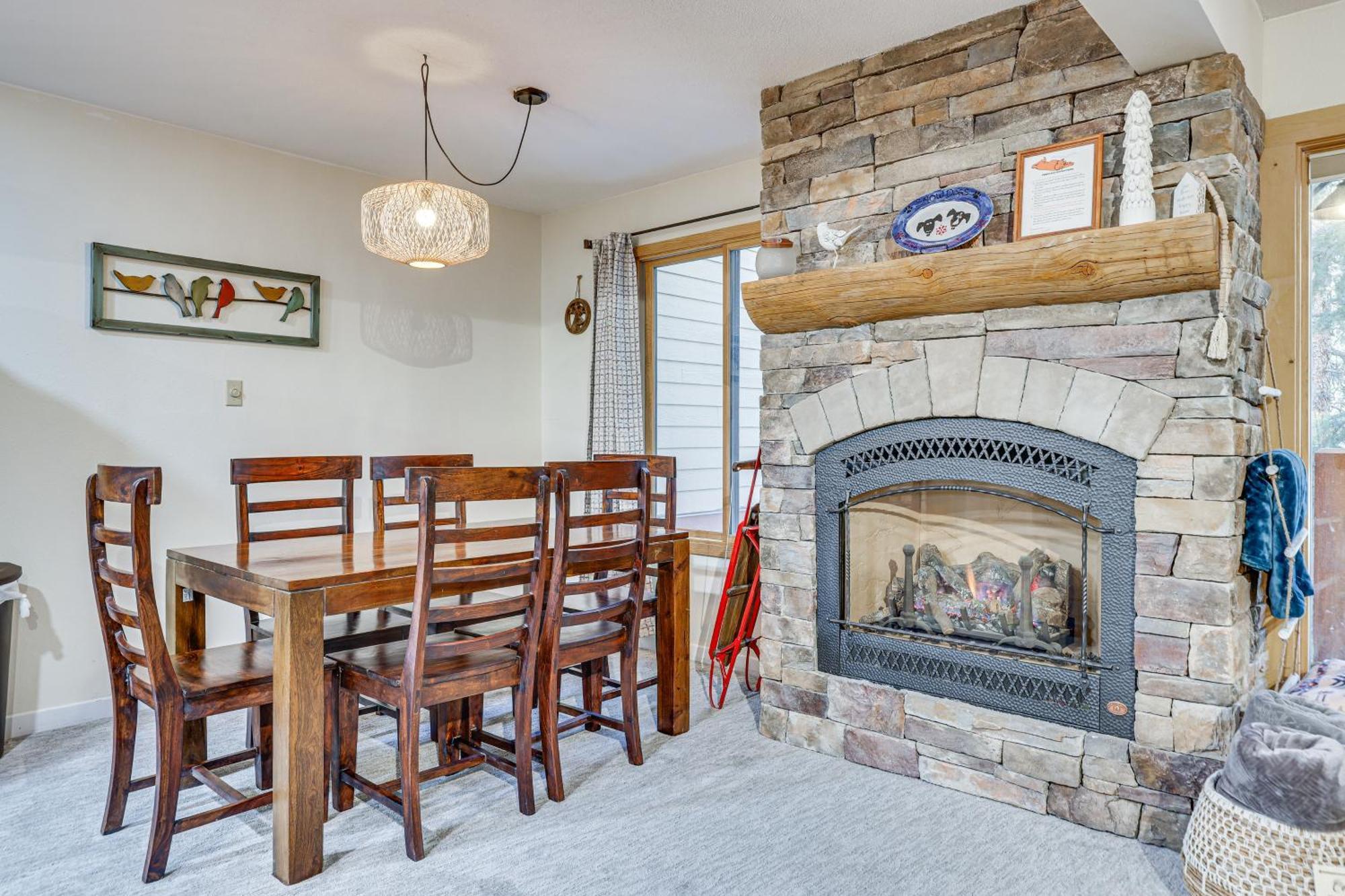Snowdogs Breck Condo With Fireplace Walk To Lifts ブリッケンリッジ エクステリア 写真